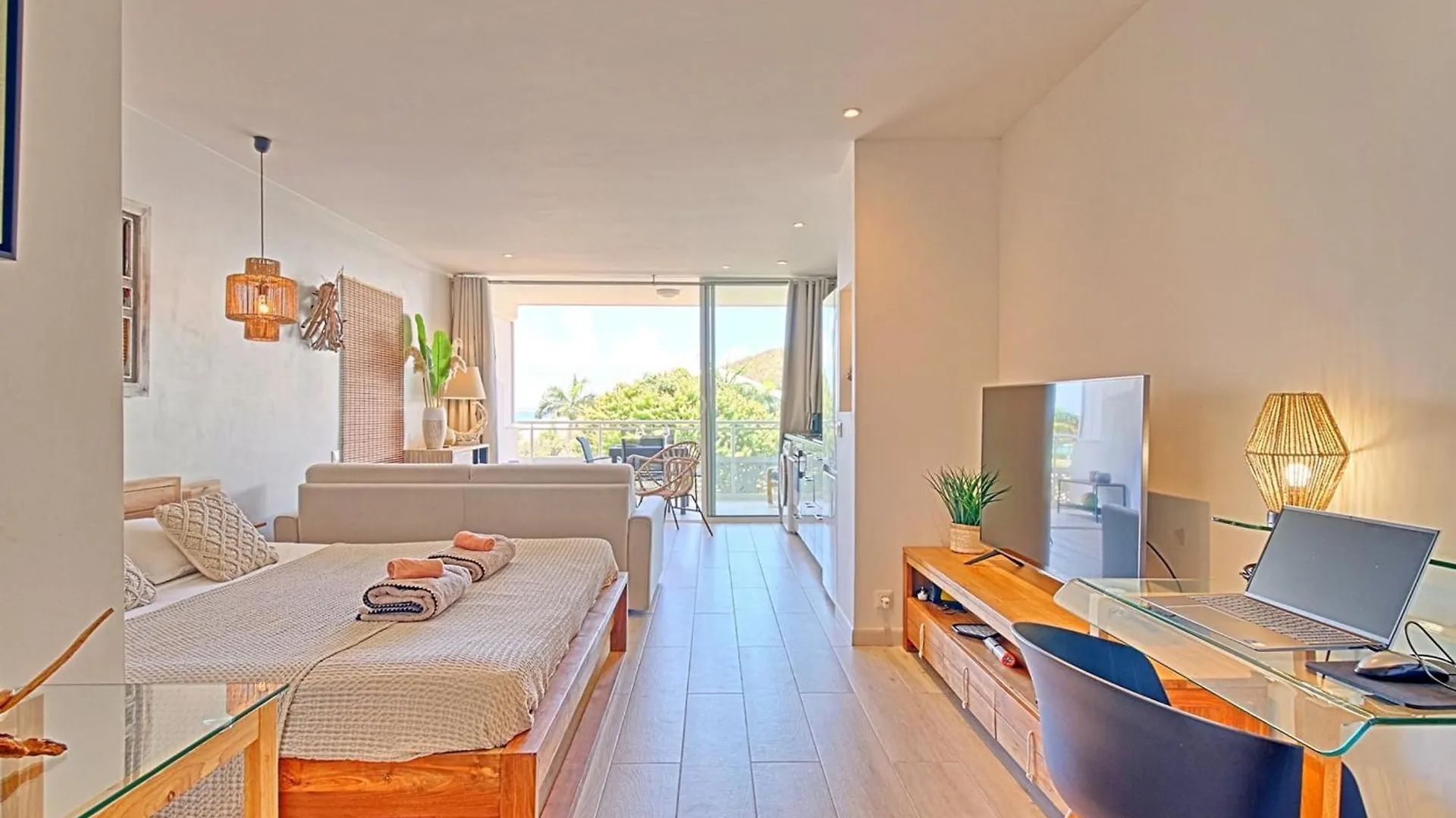 Studio Face Plage Avec Terrasse, Climatisation Et Parking - Fr-1-734-33 Grand Case Apartment